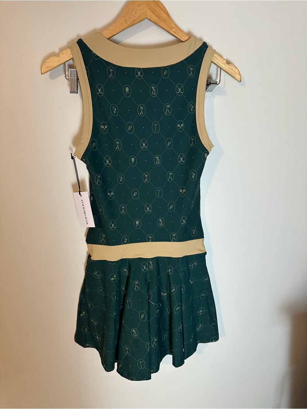 NWT We Wore What pleated tennis dress green cream extra small - Picture 4 of 4